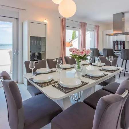 Cvetkovic * Crikvenica