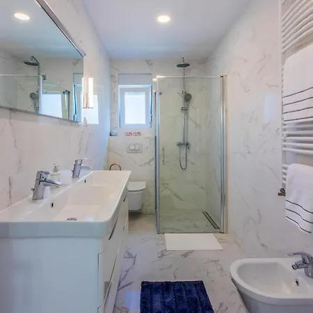 Cvetkovic * Crikvenica