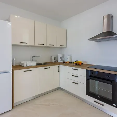 Cvetkovic * Crikvenica