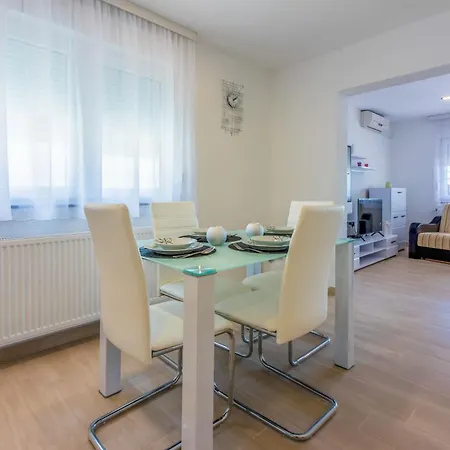 Cvetkovic * Crikvenica