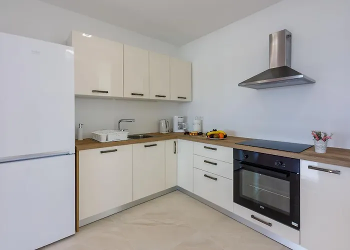 Cvetkovic * Crikvenica